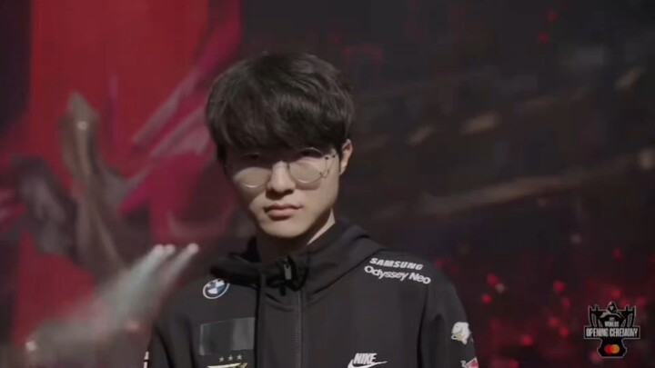 Those Mid Laners Standing on the Summit