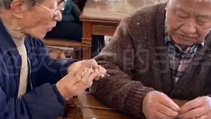50年后的养老院里，瓦学弟和GO学长...