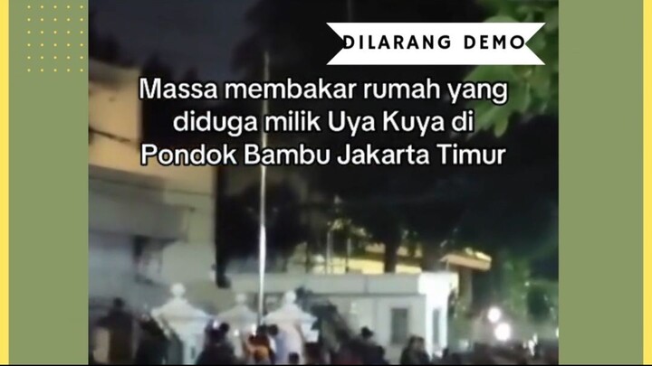 Massa membakar rumah yang diduga milik Uya Kuya di Pondok Bambu Jakarta Timur #uyakuya #rumahuyakuya