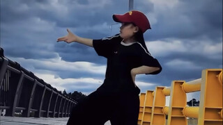 『郑号锡』厚比IG转发中国女孩翻跳