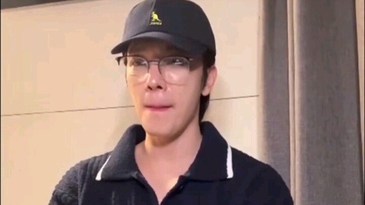 The “Super Girl” craze has finally reached Lee Donghae (Cha, let’s go!).