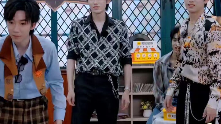 [Song Yan He] Oh no! The three most meme-worthy members of the Shituan have gone head-to-head in a b