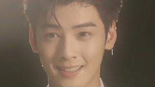 مشهد القتل الوسيم لـ Cha Eun-woo جعل المعجبين يبكون حتى عندما تم رشه بالماء