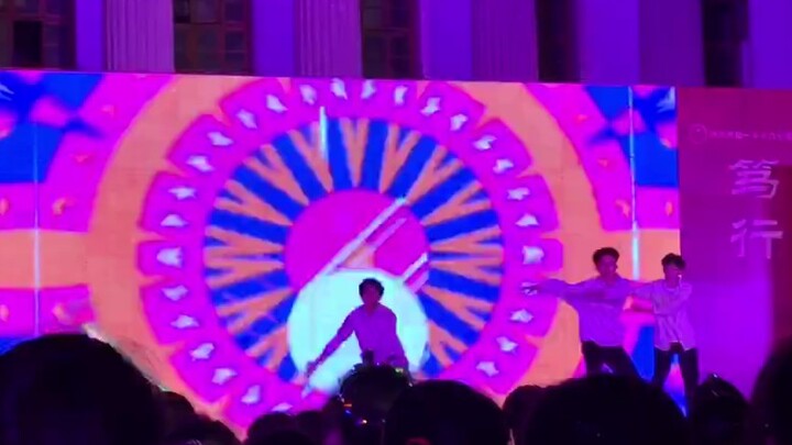 高一翻跳TFBOYS《喜欢你》，不喜勿喷，我们的的努力希望被你们看到