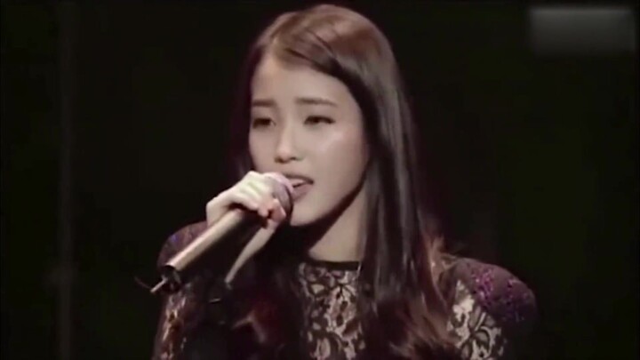 พี่สาว IU ขับร้องเพลงไตเติ้ลท้ายเรื่องจาก “นัตสึเมะกับบันทึกพิศวง” สดๆ บนเวที งดงามอ่อนโยน ช่วยปลอบป