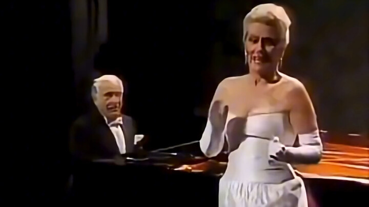 What it's like when you perform with a singer