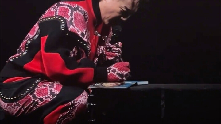 เอียน ชาน อวยพรวันเกิดให้คุณ! น่าอิจฉาสุดๆเลย