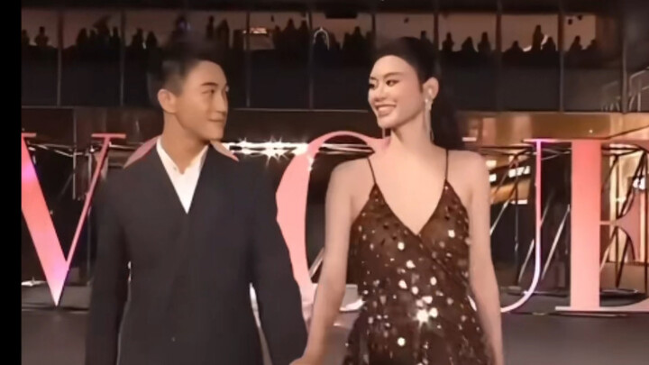 【Tây Mộng Dao – Hà Du Quân】【Lễ trao giải Vogue】Cậu Hà lúc nào cũng chỉ nhìn cô ấy, hai người họ đúng