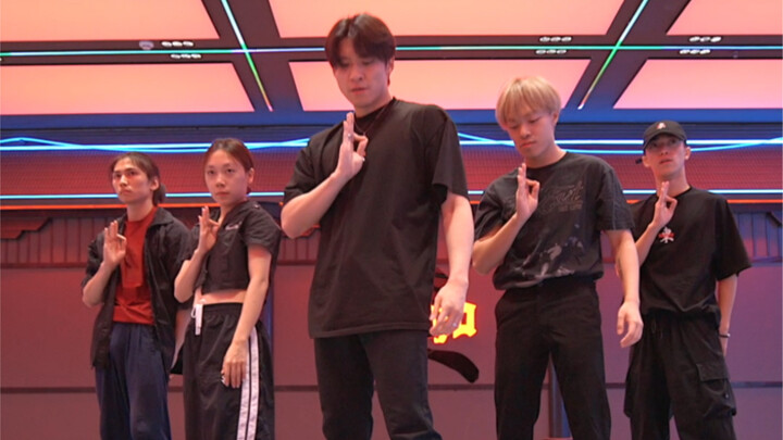 东者舞团去十周年抬大花轿啦（误)！！