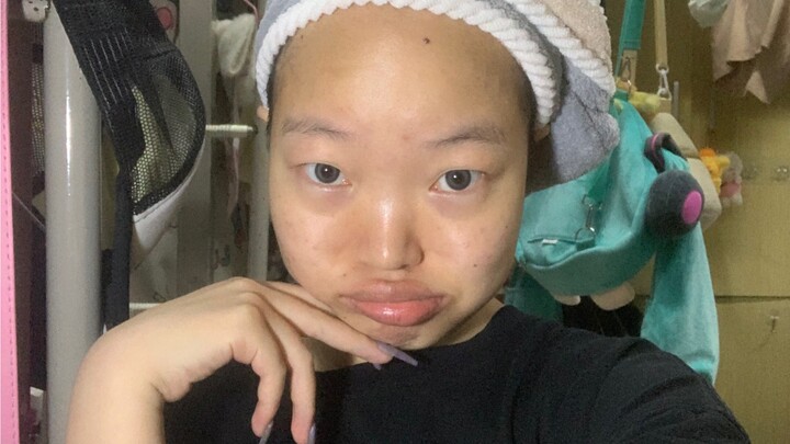 Can I rock the spicy girl look with a makeup session in the dorm during the break?