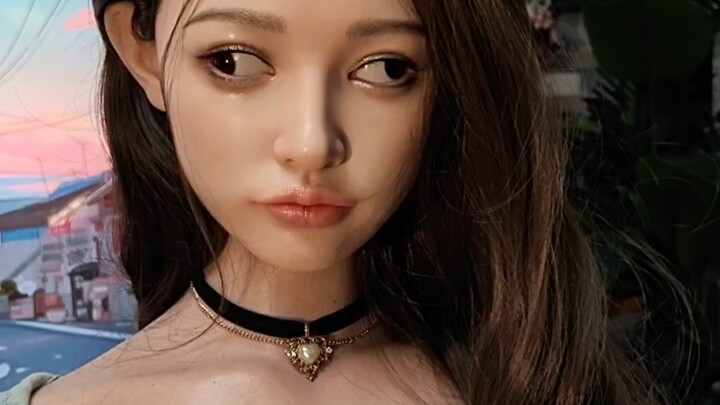 Left Eye on the Lookout, Right Eye on Guard (Full-Size Figure)
