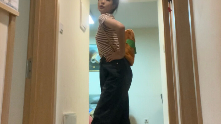 What does it look like for amateur hiphop players to dance newjeans?