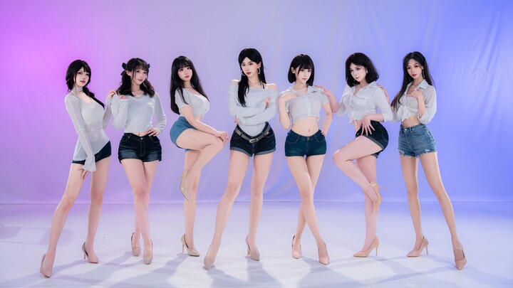 แบบนี้ยังไม่หวั่นไหวเลยเหรอ? หุ่นของพี่ๆ สวยเซ็กซี่ขนาดนี้!