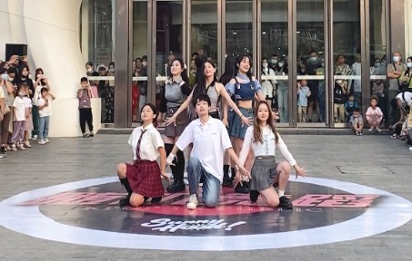 Amazing! College Street Dance Club Roadshow TWICE "Talk That Talk" | Southeast University Street Dan