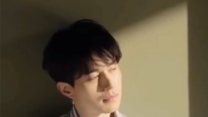 Lee Dong-wook akhirnya menyadari usianya