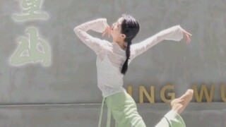 轻舟已过万重山