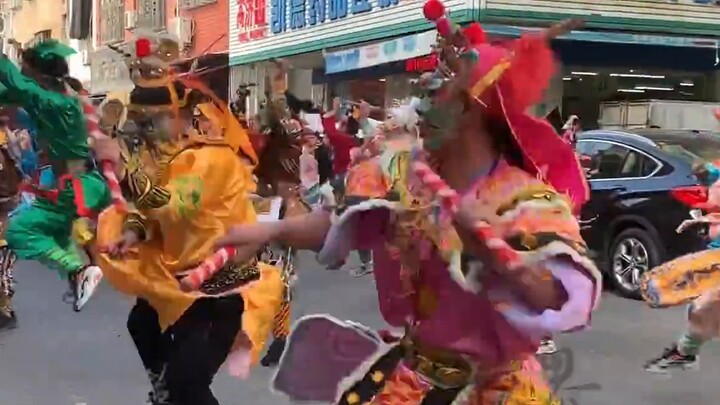 Smooth movement! Fat Snake Team shocks with Yingge dance, netizens: This is the Chinese war dance!