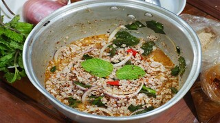 ลาบหมูทำง่ายๆ แต่แซ่บเว่อร์ / Spicy minced pork salad