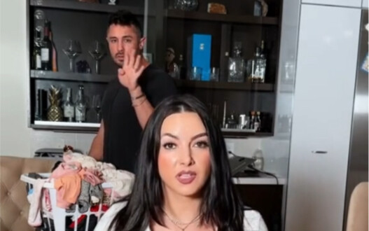 Saat berlari saja masih sempat memperhatikan keranjang pakaian kotor, benar-benar bikin nangis deh!