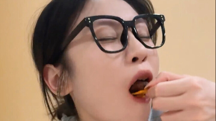 Hari ini kondisi saya sedang tidak baik, biasanya saya tidak seperti ini.