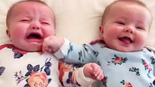 Twin Babies ช่วงเวลาที่ตลกและน่ารักที่สุด 3