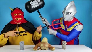 The red-faced monster attacked Ultraman Ace and occupied the Stone Man toys, and the real Ultraman c