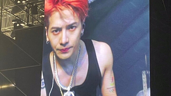 You can always trust Jackson Wang's unedited live performance.