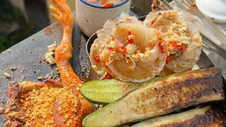 Nhạc cất lên, ẩm thực xuất hiện