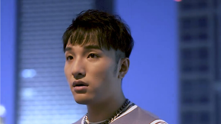 Bisa nggak aku serius sebentar?