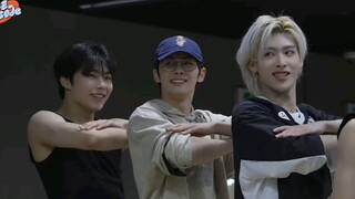 【昼】457老师快看！求表扬！（ps附赠全员练习室发疯ver.）