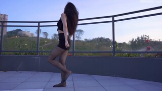 [Bobo Benbo] Nhảy chân trần từ sáng đến tối trong 24 giờ là không đủ! Bản cover của Sunmi-24 giờ