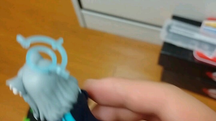 Toàn bộ lợi nhuận từ video này được dùng để sửa chữa những figure bị bọn trẻ hư hỏng làm hỏng (đau l