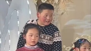 父母连席也没吃就提前回家了……