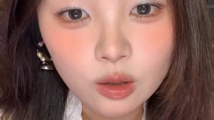 Who can relate...? These days, shopping for clothes is like sifting sand for gold!!!