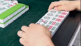 Những tấm thẻ ở đâu? Tại sao nó lại mất tích...