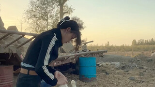 يا إلهي، أنا تحت ضغط كبير. هذا الفيديو موجود في الألبوم منذ أسبوعين. لم أشعر بالراحة لنشره. لكنكم جم