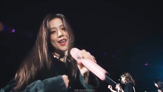Ahhh, "shhh" ini terlalu menggoda~#jisoo