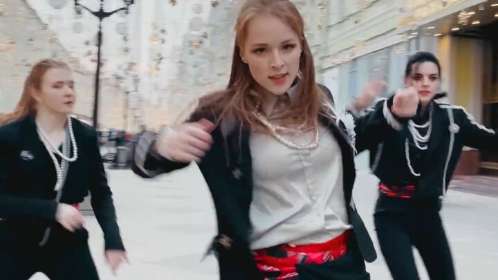 Giúp với, cô ấy đẹp trai quá! ! Cô gái Nga biểu diễn điệu nhảy đường phố C-POP WayV WayV "Kick Back"