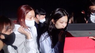 [JENNIE] Saya hanya menonton adegan transisi jutaan digit di ruang latihan seratus kali.