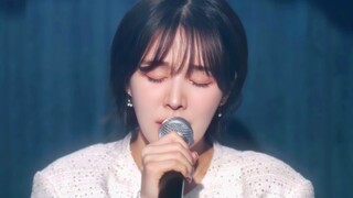 أذني تمت تغذيتها بالموسيقى! [ويندي] عرض خاص مباشر لأغنية «طريقة وضع السعادة في زجاجة»!