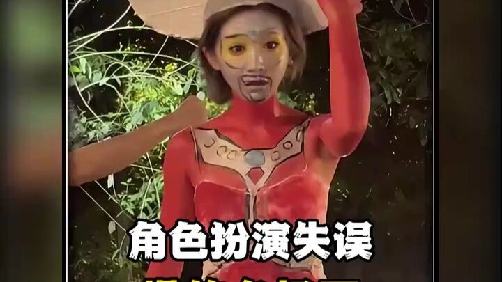 Tổng hợp những khoảnh khắc dở khóc dở cười khi cosplay sai nhân vật