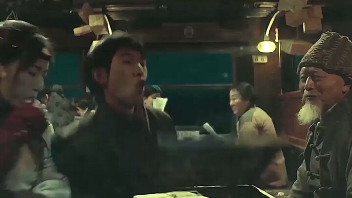 Hanya orang buta dan pengemis yang sulit untuk diganggu.