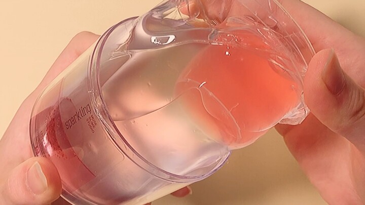 So this is this the super popular lychee jelly? I'm drooling over the cover already ~