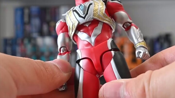 ในที่สุดฉันก็รอเธออยู่! อุลตร้าแมน ไตรก้า SHF สุดทรงพลัง!