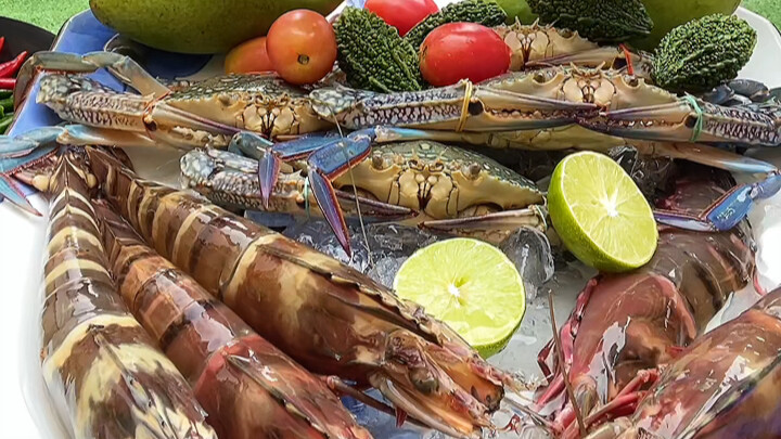 Thai Cuisine: Homemade Spicy and Sour Raw Shrimp Salad & Pickled Crab — Refreshing, Fresh, and Delic