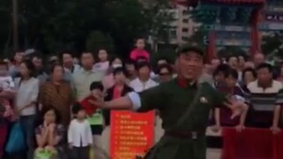 Tari "Semoga Ketua Mao Panjang Umur"