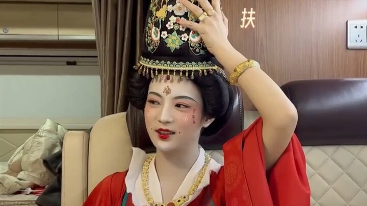“Tales of Imperial Hua” behind-the-scenes: Zhang Yaqin says, “I’m even afraid to use the restroom be