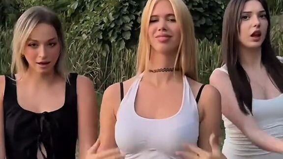 WLW Threesome — We All Want Each Other 💋🔥