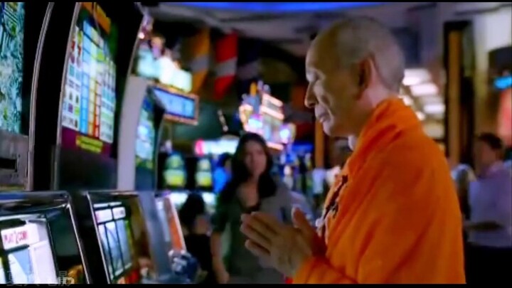 หลวงตาแก่ท่านนี้กลับมาขอทานที่คาสิโน