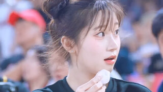 This cute kid, Joo Eun, stuffs everything into her mouth~Lee Joo Eun#